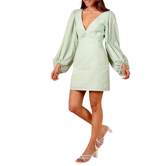 Petal And Pup Sage Green Emilina Long Sleeve V Neck Mini Dress Size Small - Picture 6 of 9